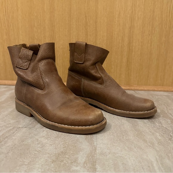 Roots Brown Leather Boots - Picture 2 of 5